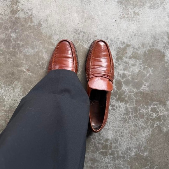 The Unbranded Brand Other - Vintage 80's Florsheim Burnt Orange slip on leather loafers  size tagged 10 B